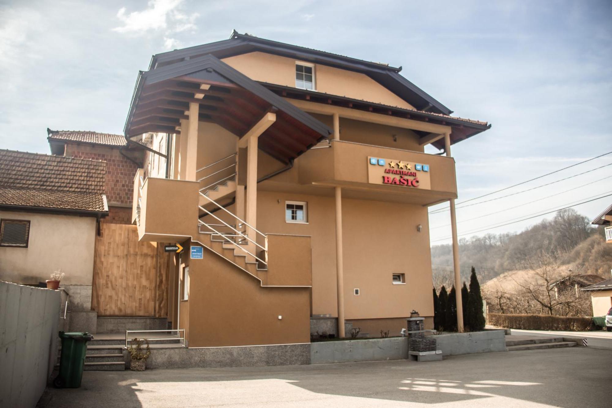 Apartments Basic Visoko Exterior foto
